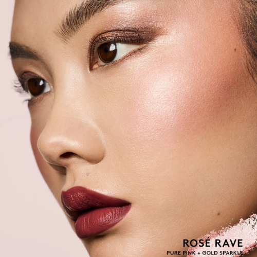 GlowSurge — Polvo iluminador con efecto shimmer para el rostro