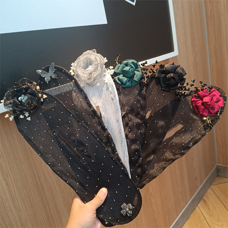 Bloomelle – elegantné kvetinové ozdoby na uzol do vlasov