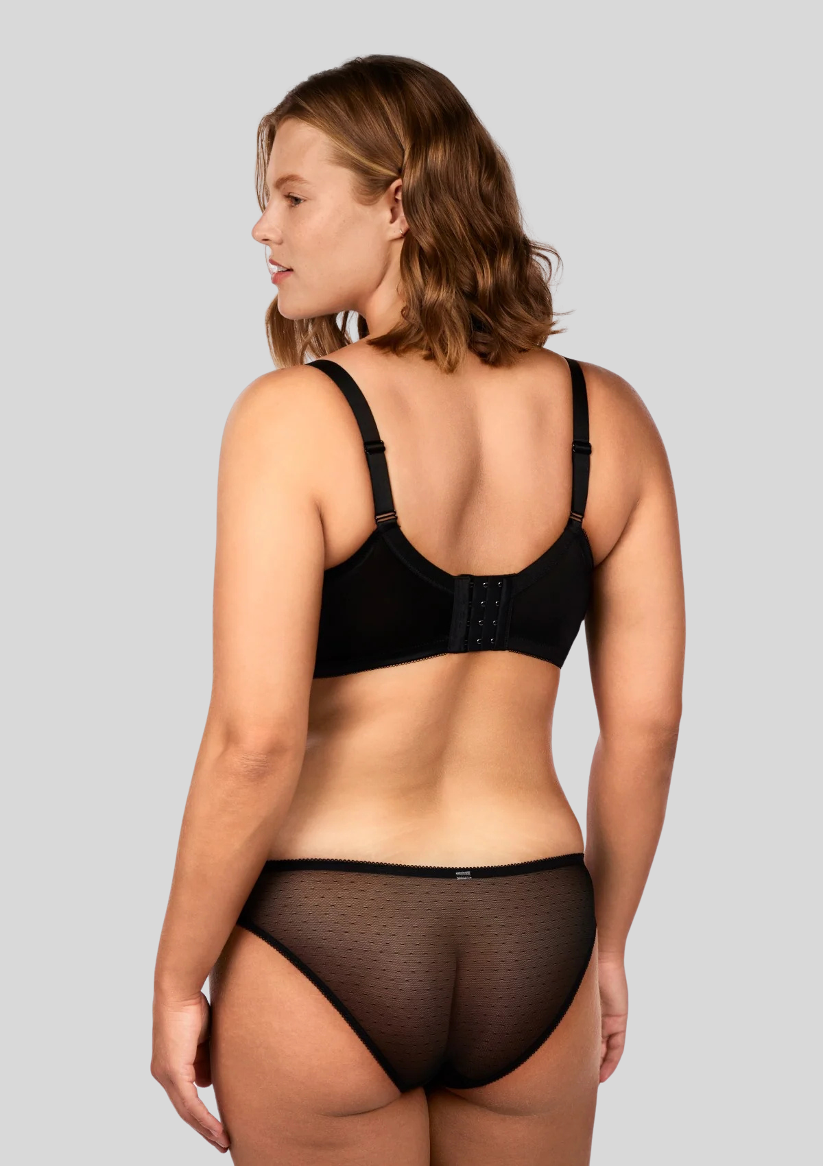 CurveLuxe — Pitsinen tukirintaliivi säädettävillä olkaimilla