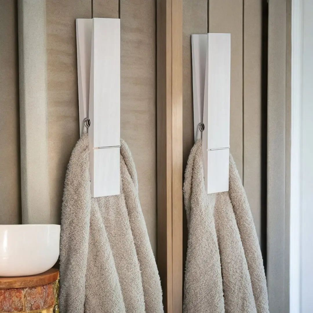GiantClip - Wooden Wall Towel Holder