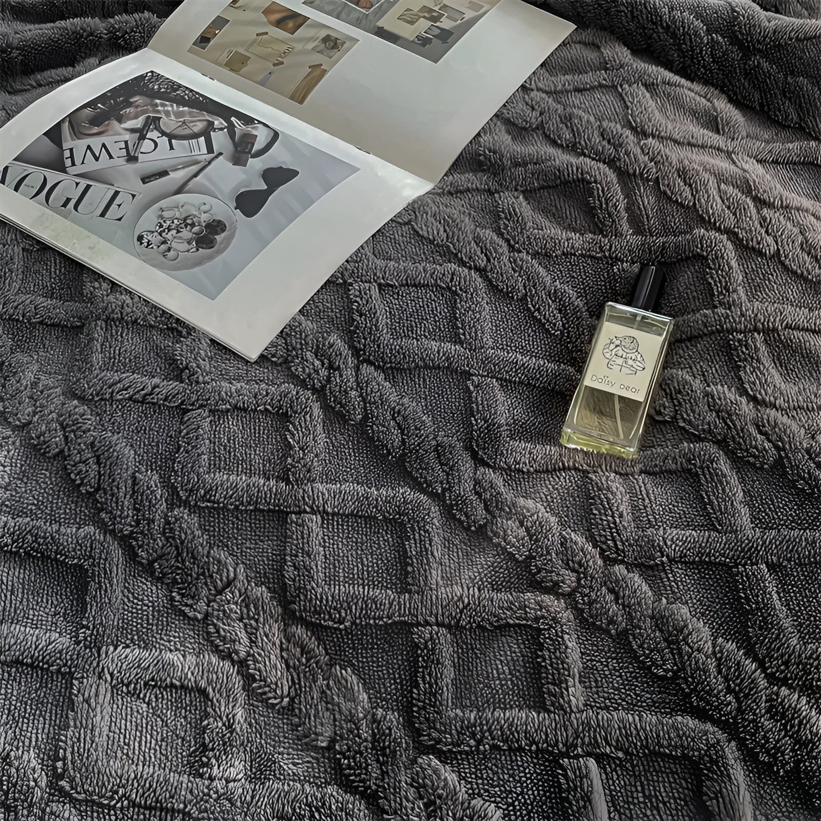 WarmHaven – Luxury Reversible Fleece Blanket