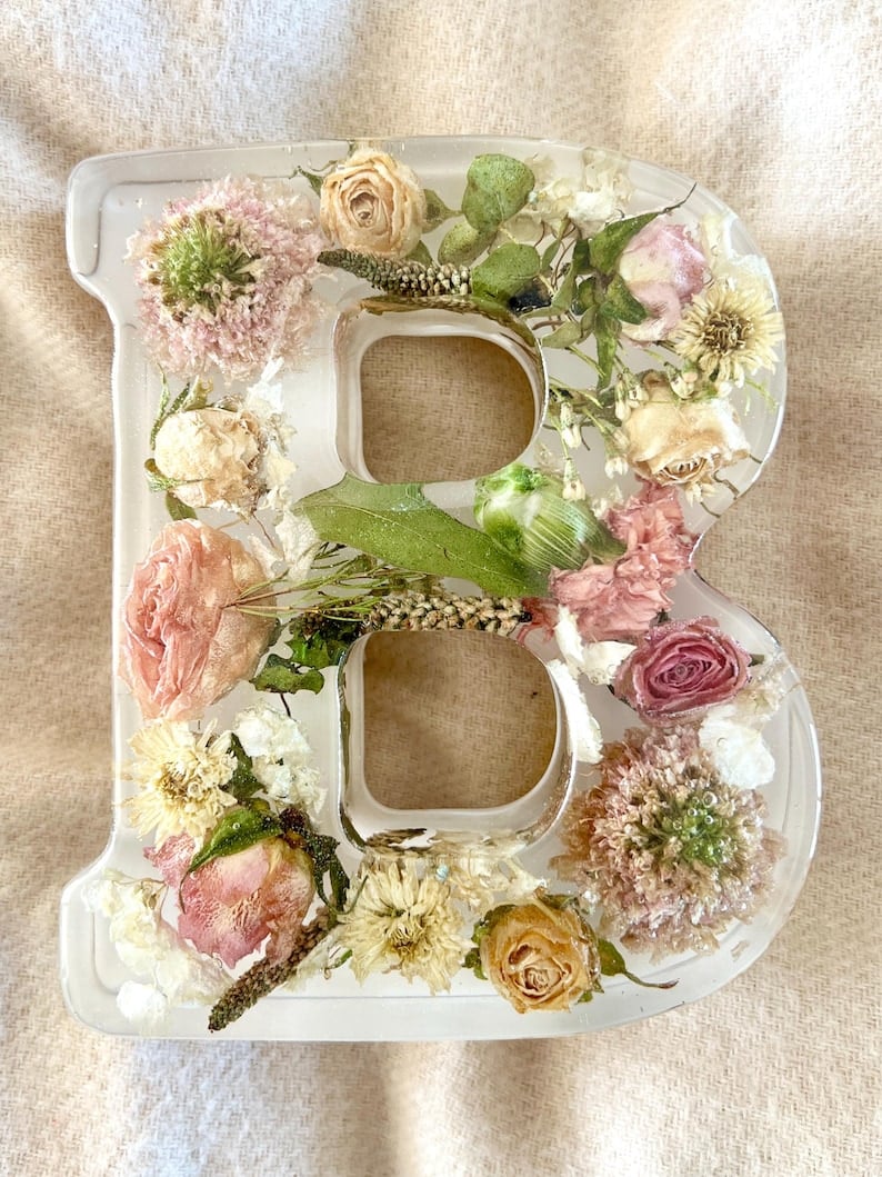 BloomLetter - Personalized Floral Resin Letter Light
