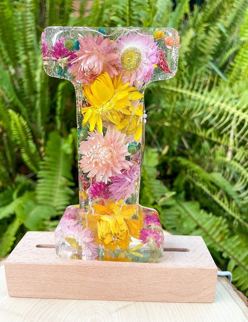 BloomLetter - Personalized Floral Resin Letter Light