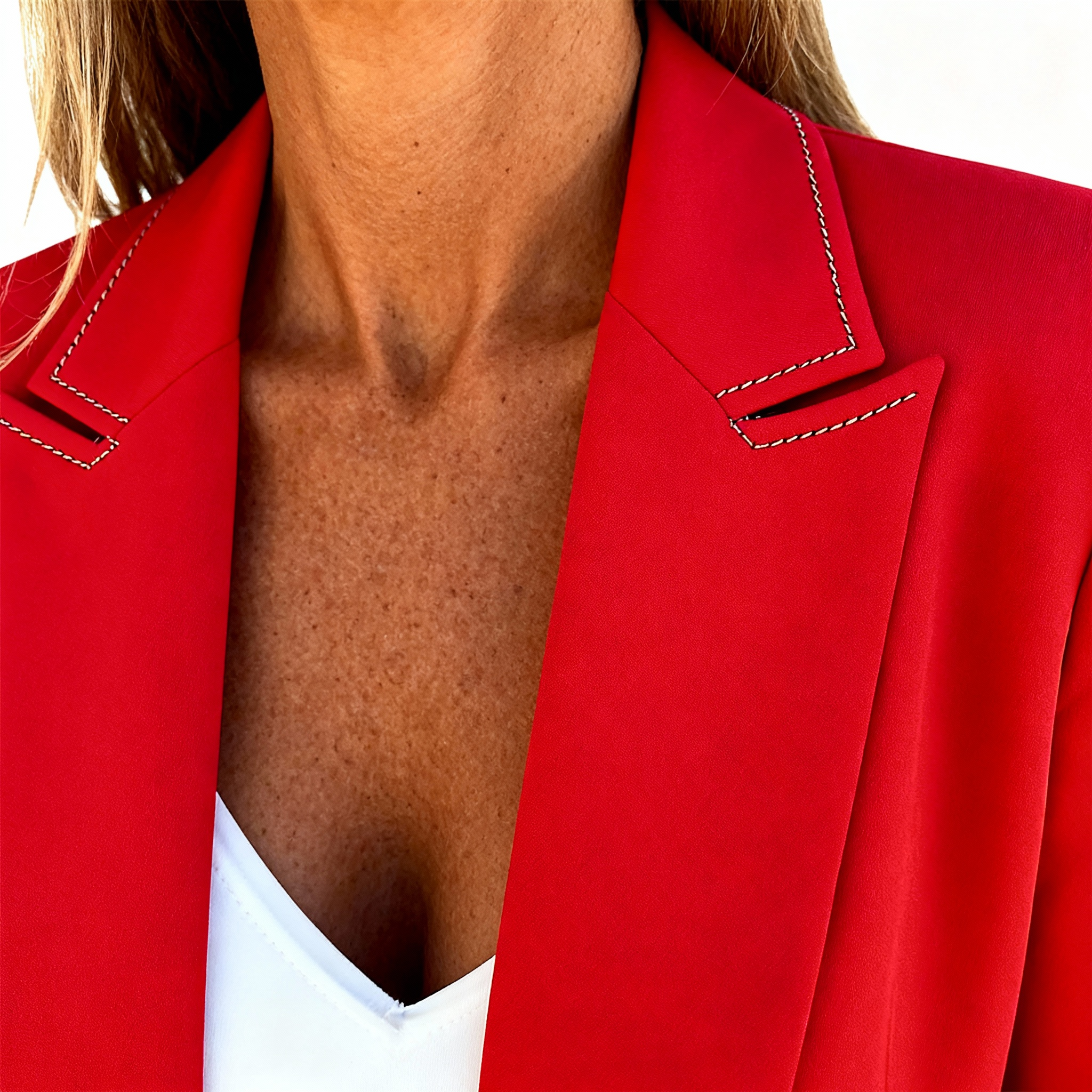 Testhez igazított blézer kényelmes szabással mindennapi viseletre