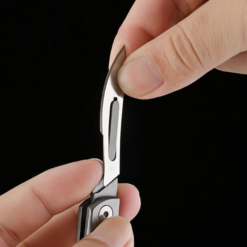 BladeSwift – Cuțit bisturiu pliabil + 10 lame de schimb