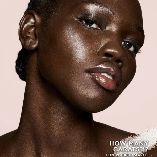 GlowSurge — Polvo iluminador con efecto shimmer para el rostro