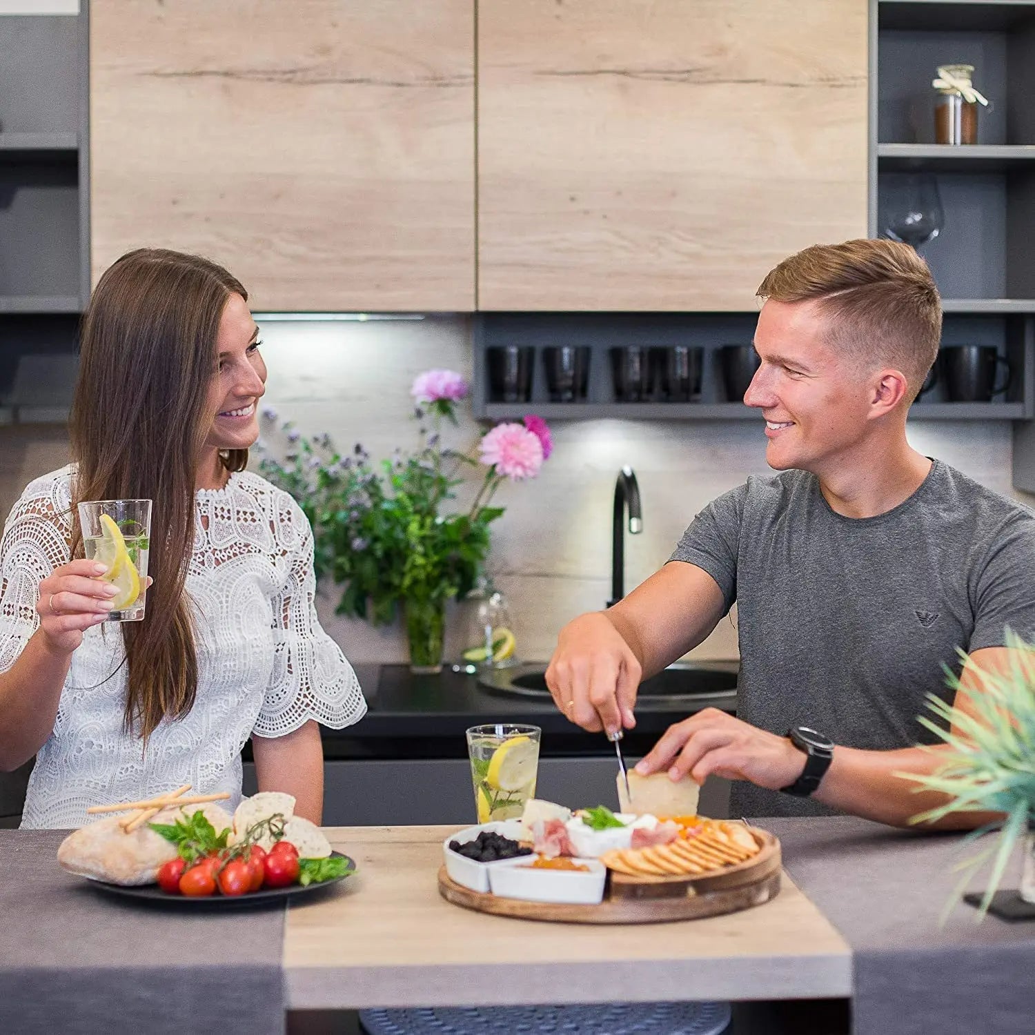 LuxeServe - Πλατό τυριών από ακακία & σετ μαχαιριών