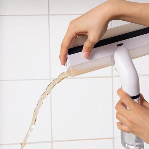VisoVibe — Window Spray Cleaner with Built-In Squeegee