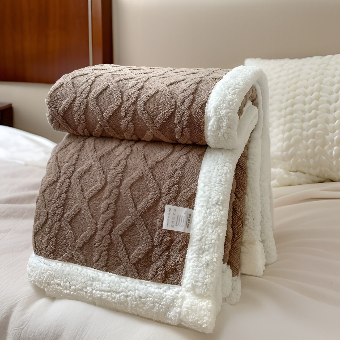 WarmHaven – Luxury Reversible Fleece Blanket