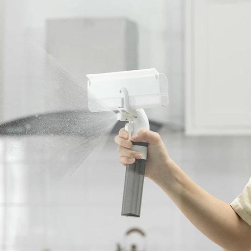 VisoVibe — Window Spray Cleaner with Built-In Squeegee