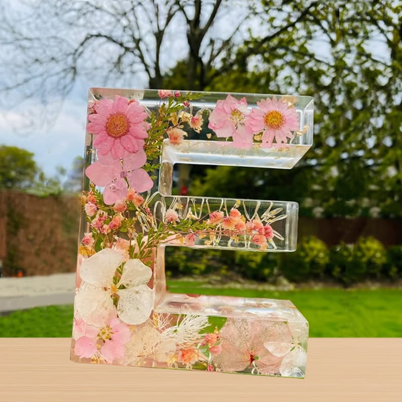 BloomLetter - Personalized Floral Resin Letter Light