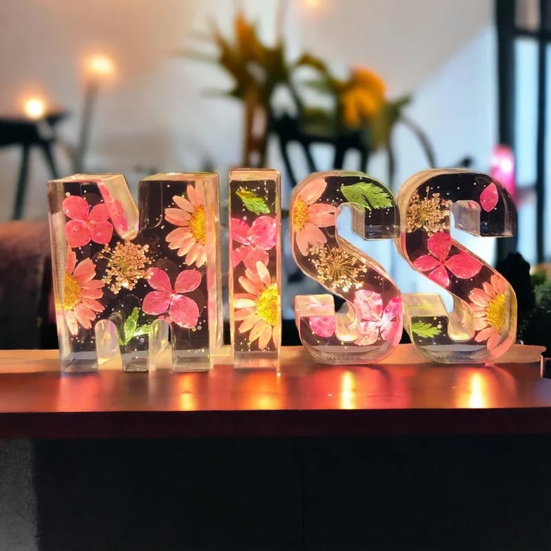 BloomLetter - Personalized Floral Resin Letter Light