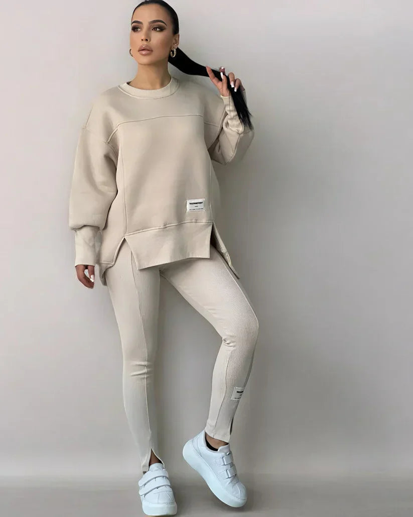VelaEase — Relaxed Comfort Sweatshirt for Everyday Wear